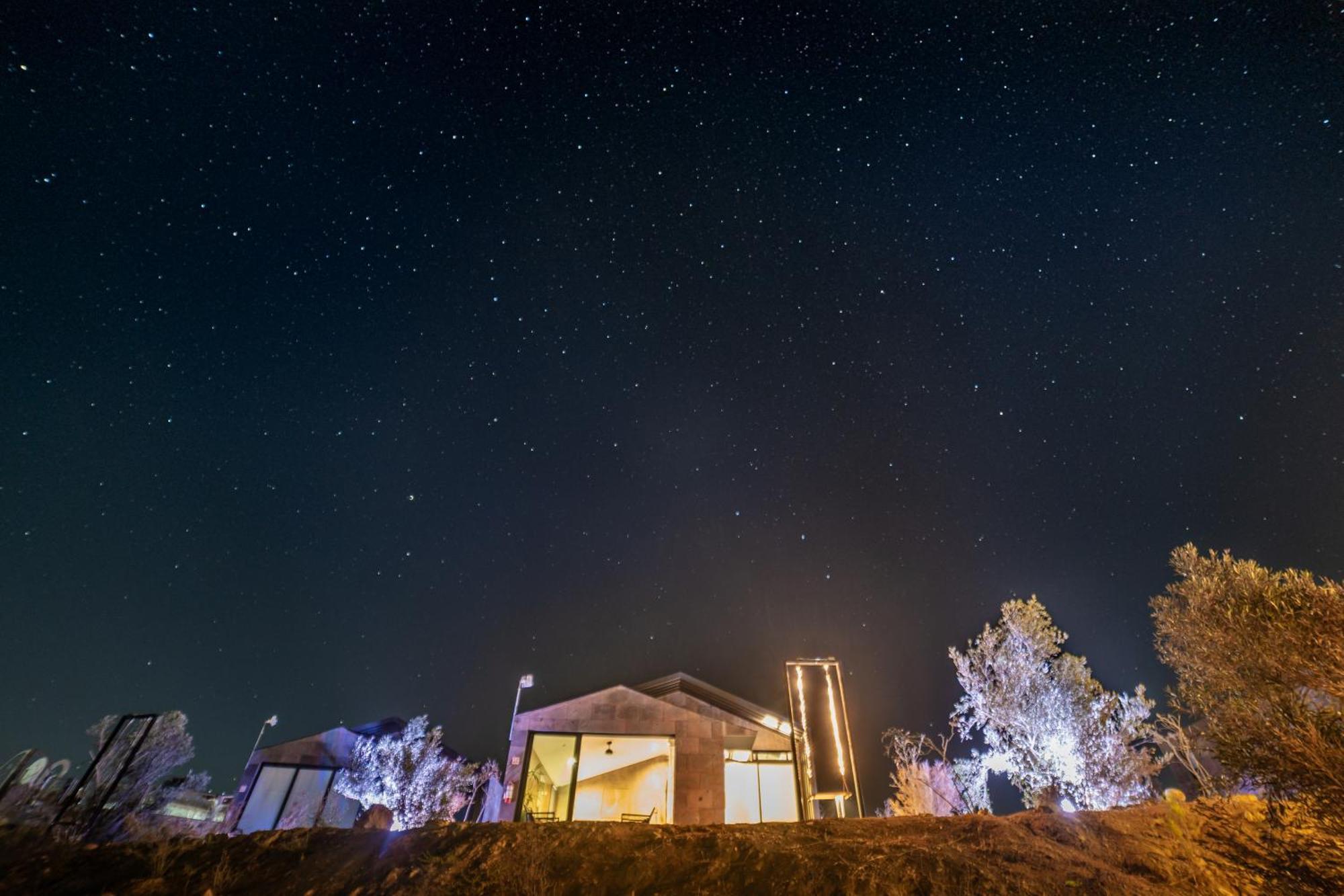 Bajo Estrellas Hotel Contemporaneo Valle de Guadalupe Exterior photo